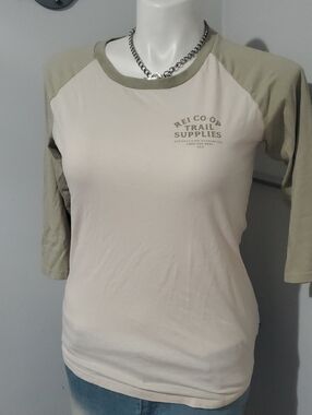 REI Co-op Women's Two-Tone Raglan Tee in Cream/Olive, Size L